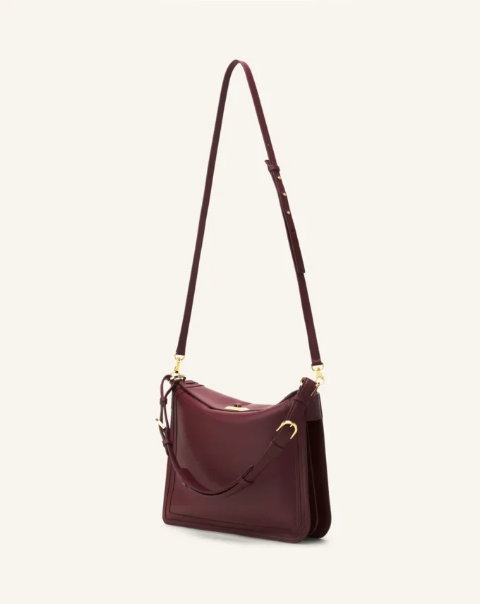 Compagnon Asymmetrical Bag in Leather Compagnon Asymmetrical Bag in Leather