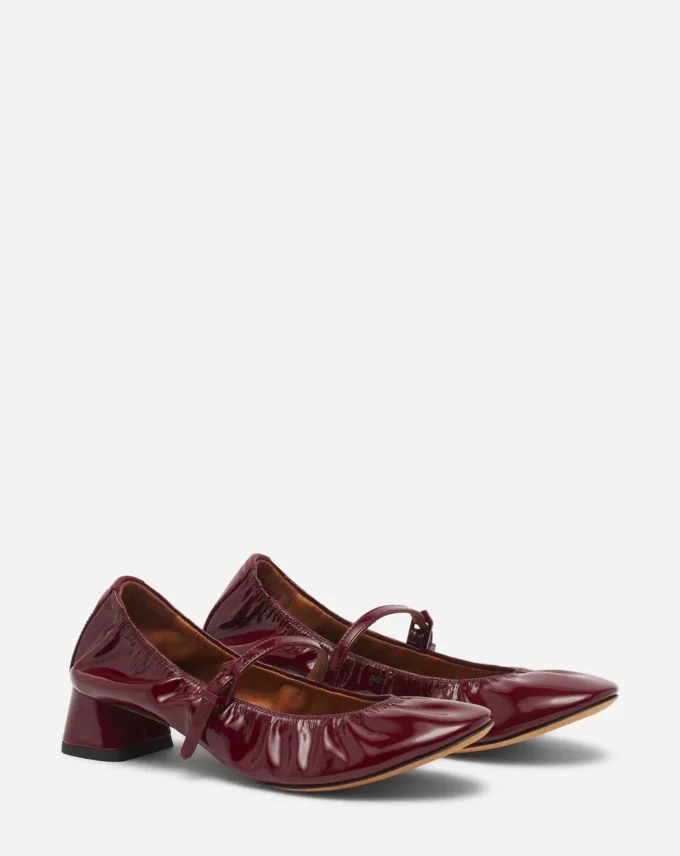 Heeled Mary Jane in Glossy Leather Heeled Mary Jane in Glossy Leather