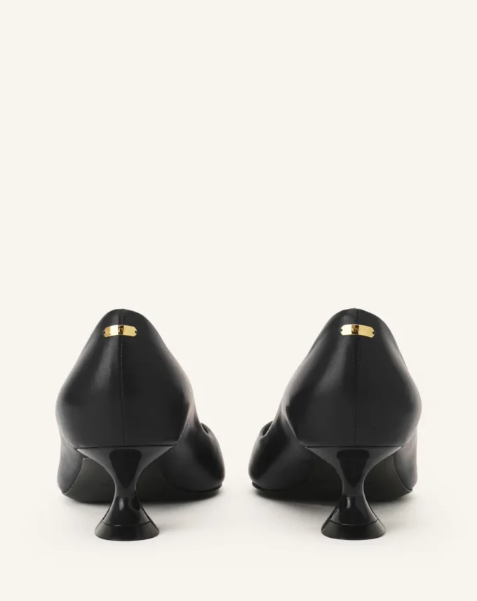 Midnight Step Pump in Leather