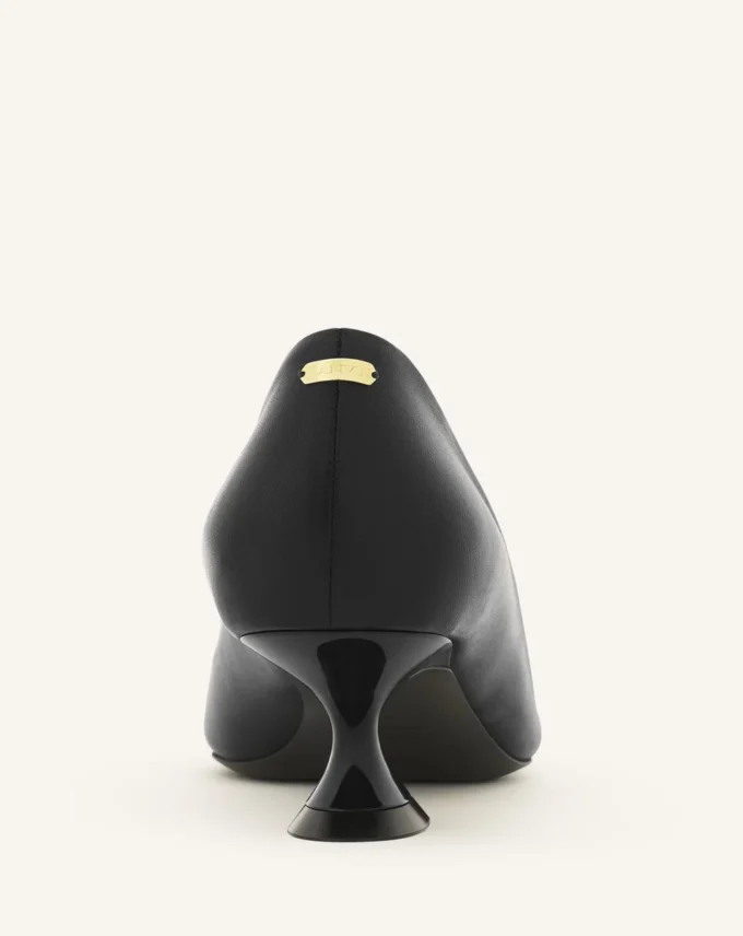 Midnight Step Pump in Leather