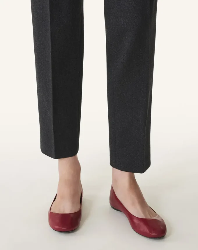 The Ballerina Flat in Leather The Ballerina Flat in Leather